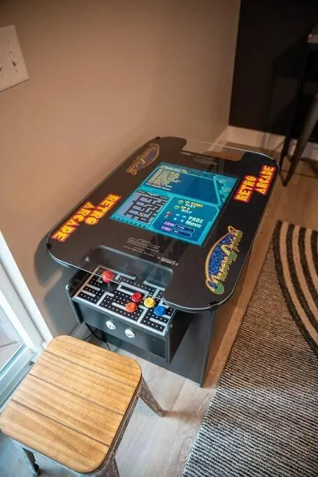 Xbox Hot Tub Gameroom 1 Mi Silver Dollar Community Indoor Pool Branson