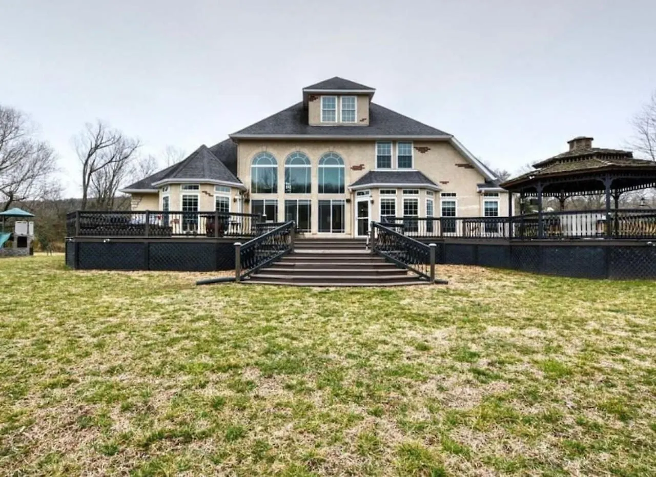 Holiday home Free Attraction Tickets! Trout Fishing! Private Dock! Large Family Gathering