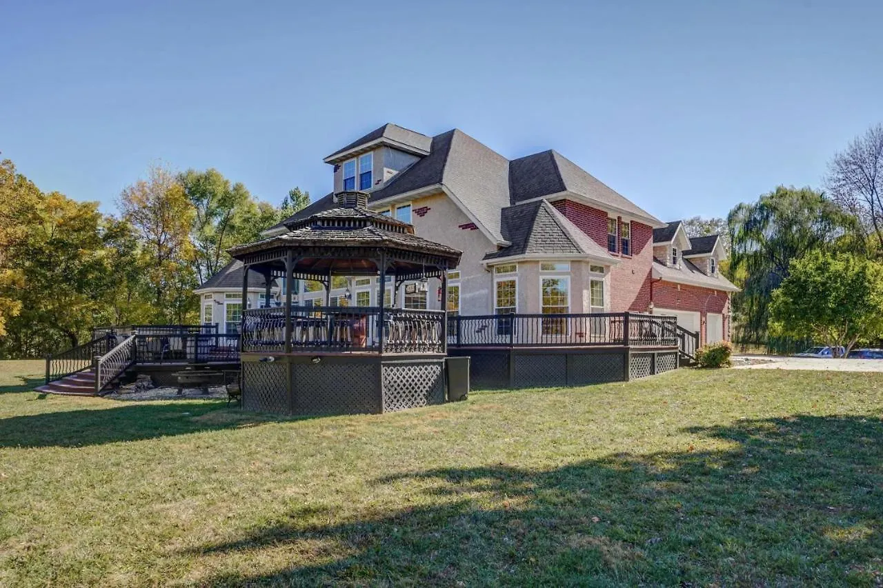 Free Attraction Tickets! Trout Fishing! Private Dock! Large Family Gathering Branson