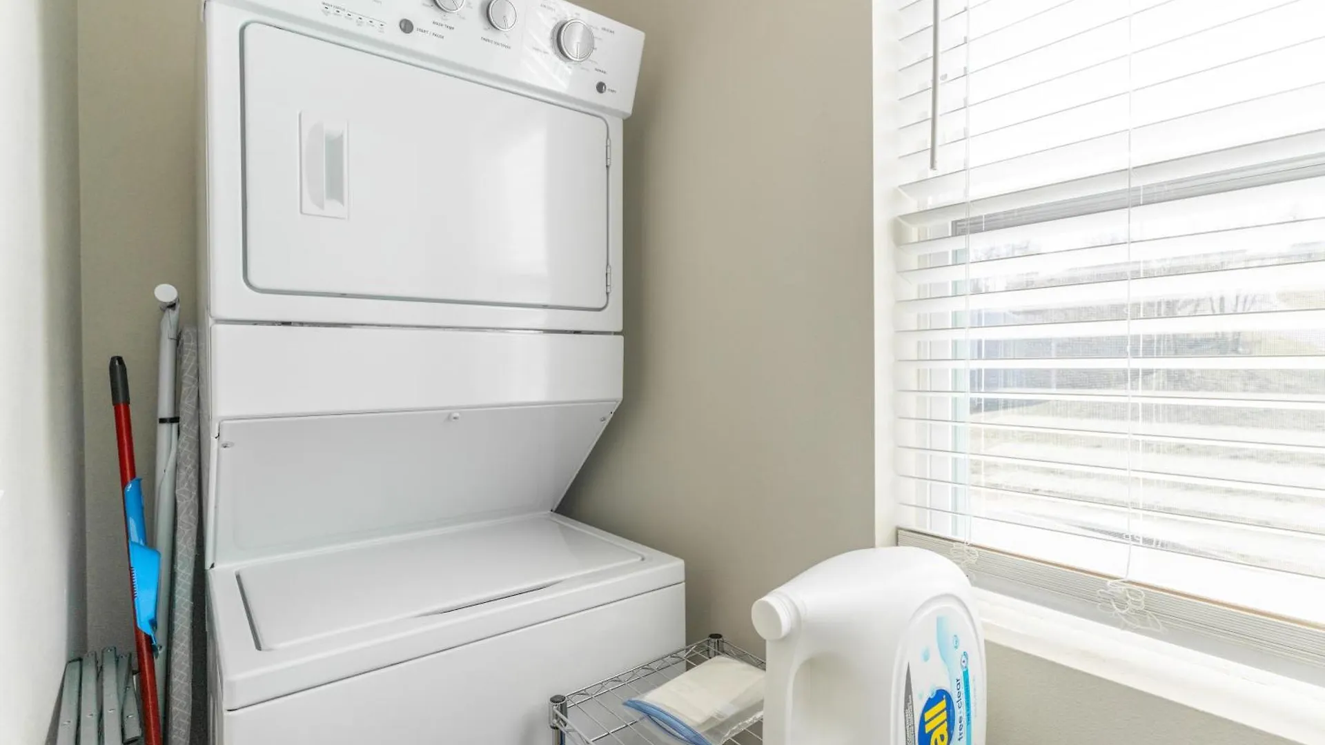Near 76 Strip And Sdc - King Beds - Outdoor Pool - Free Attraction Tickets - V3301-6 Apartment