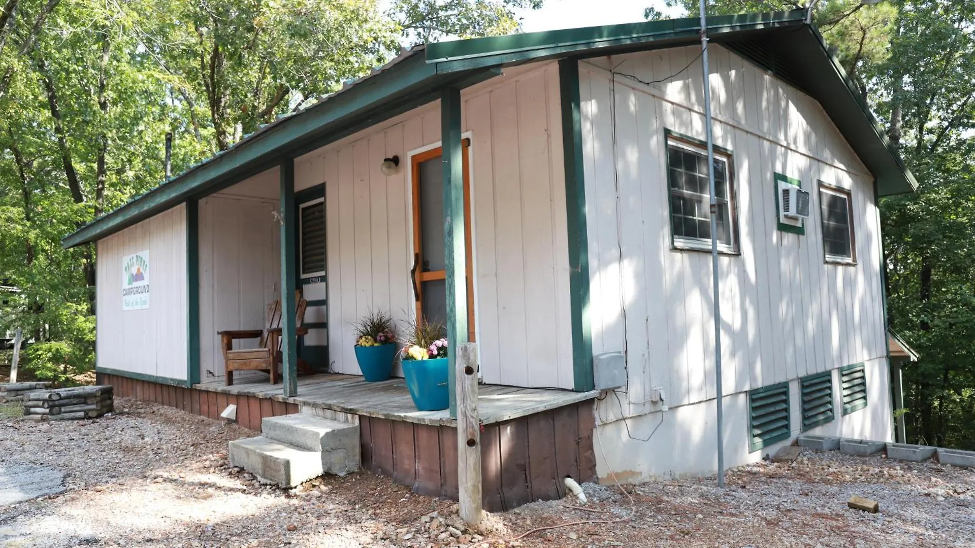 2 Bedroom Next To Silver Dollar Campsite