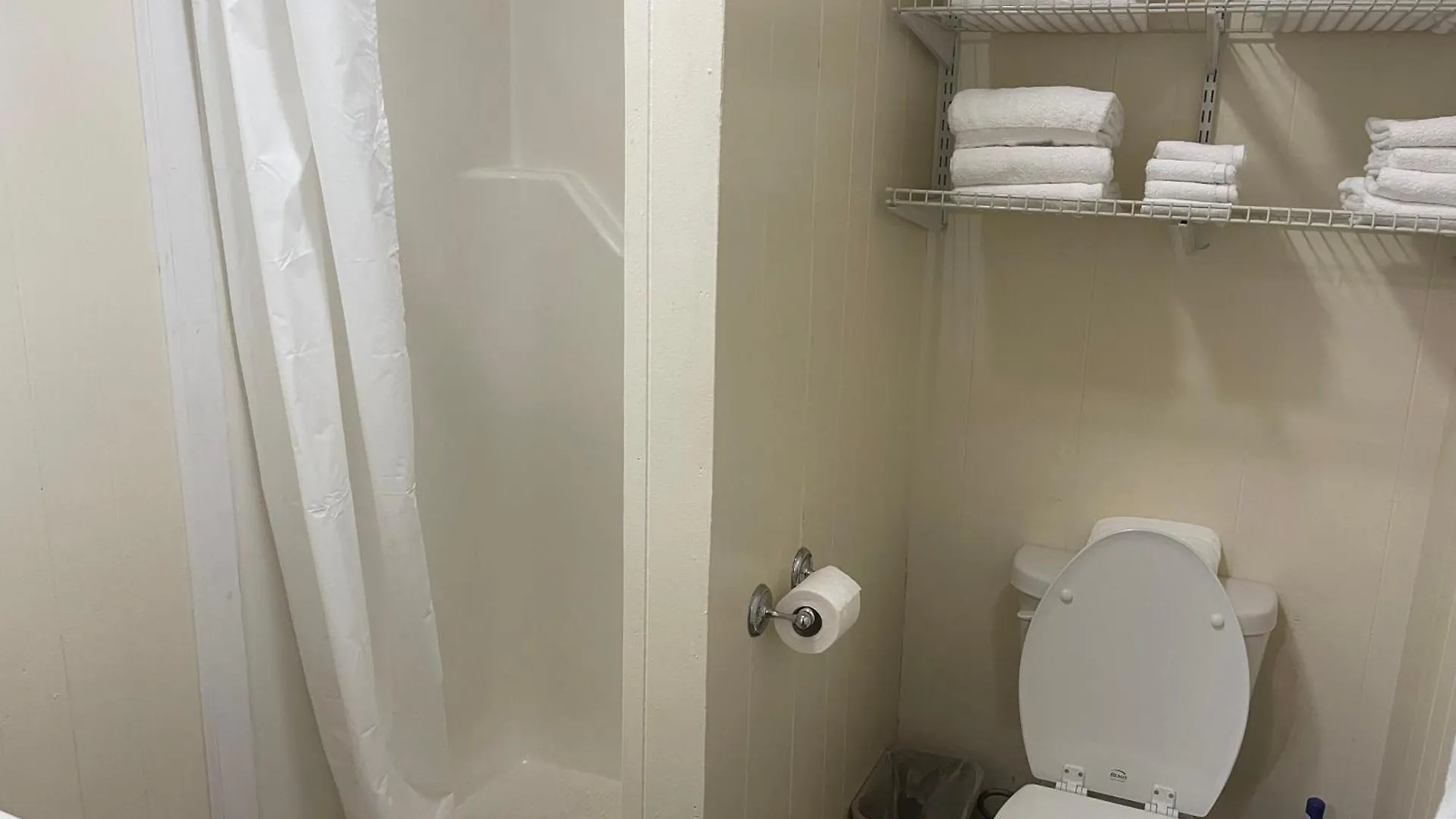 2 Bedroom Next To Silver Dollar