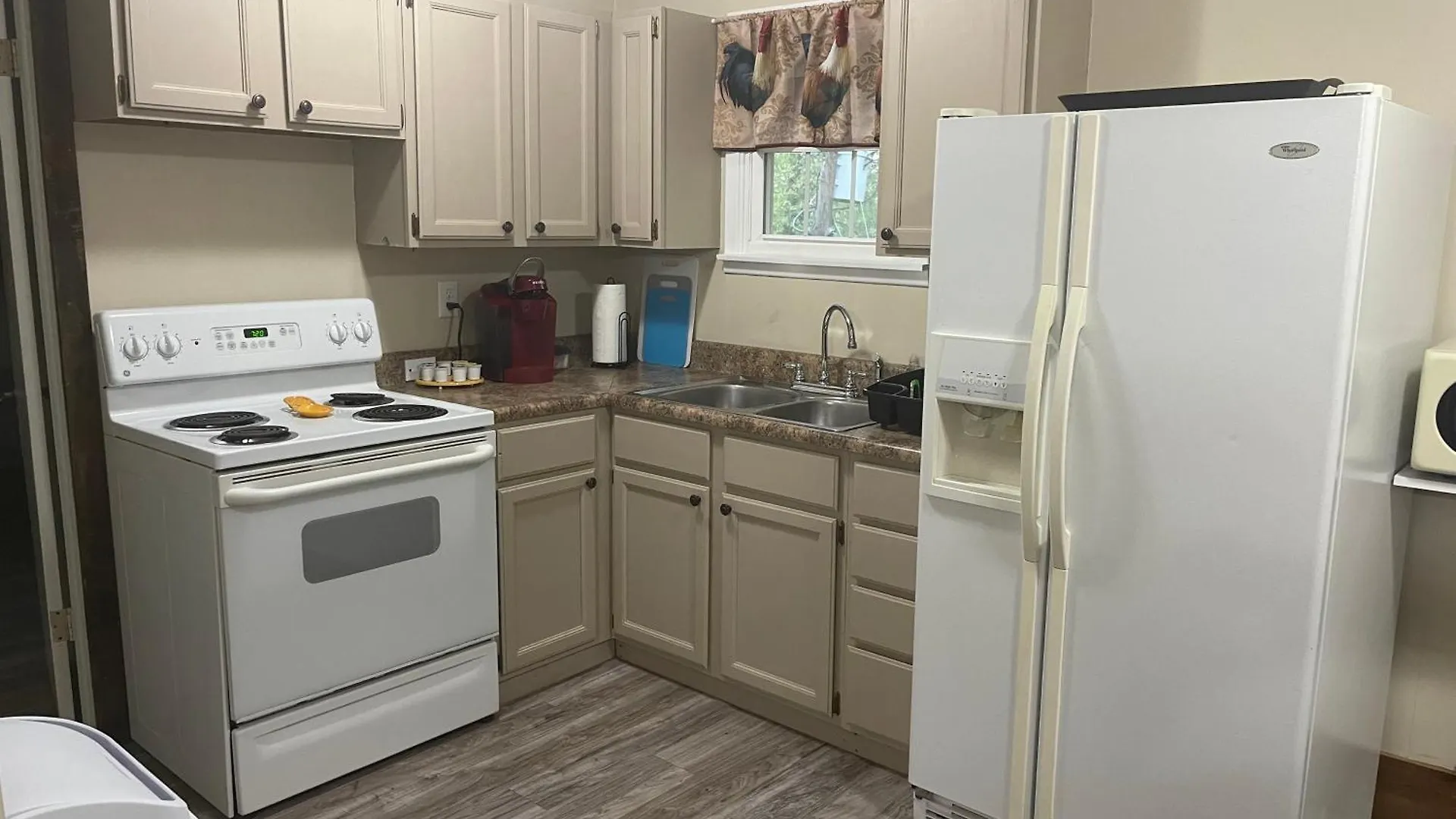 2 Bedroom Next To Silver Dollar Campsite *