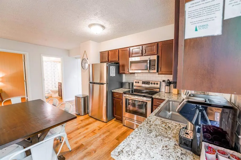 Tribesman Luxury 4 On Table Rock Near Silver Dollar City, *