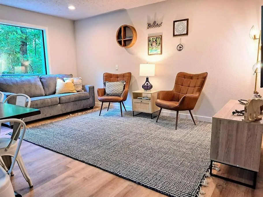 Tribesman Luxury #9 On Table Rock Near Silver Dollar City, *