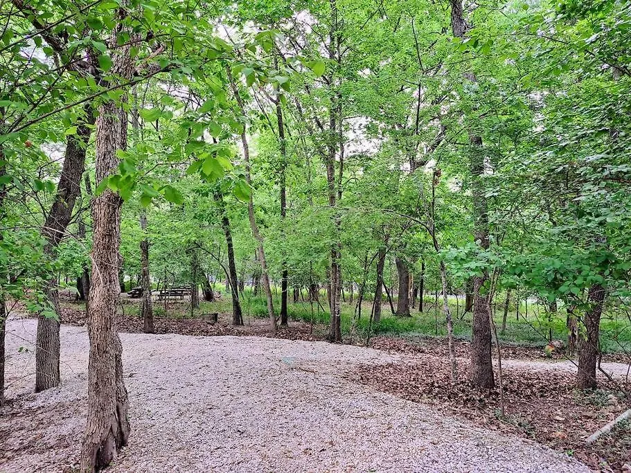 Tribesman Luxury #9 On Table Rock Near Silver Dollar City, Branson