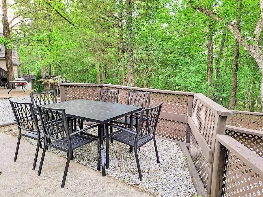 Tribesman Luxury #9 On Table Rock Near Silver Dollar City, Branson