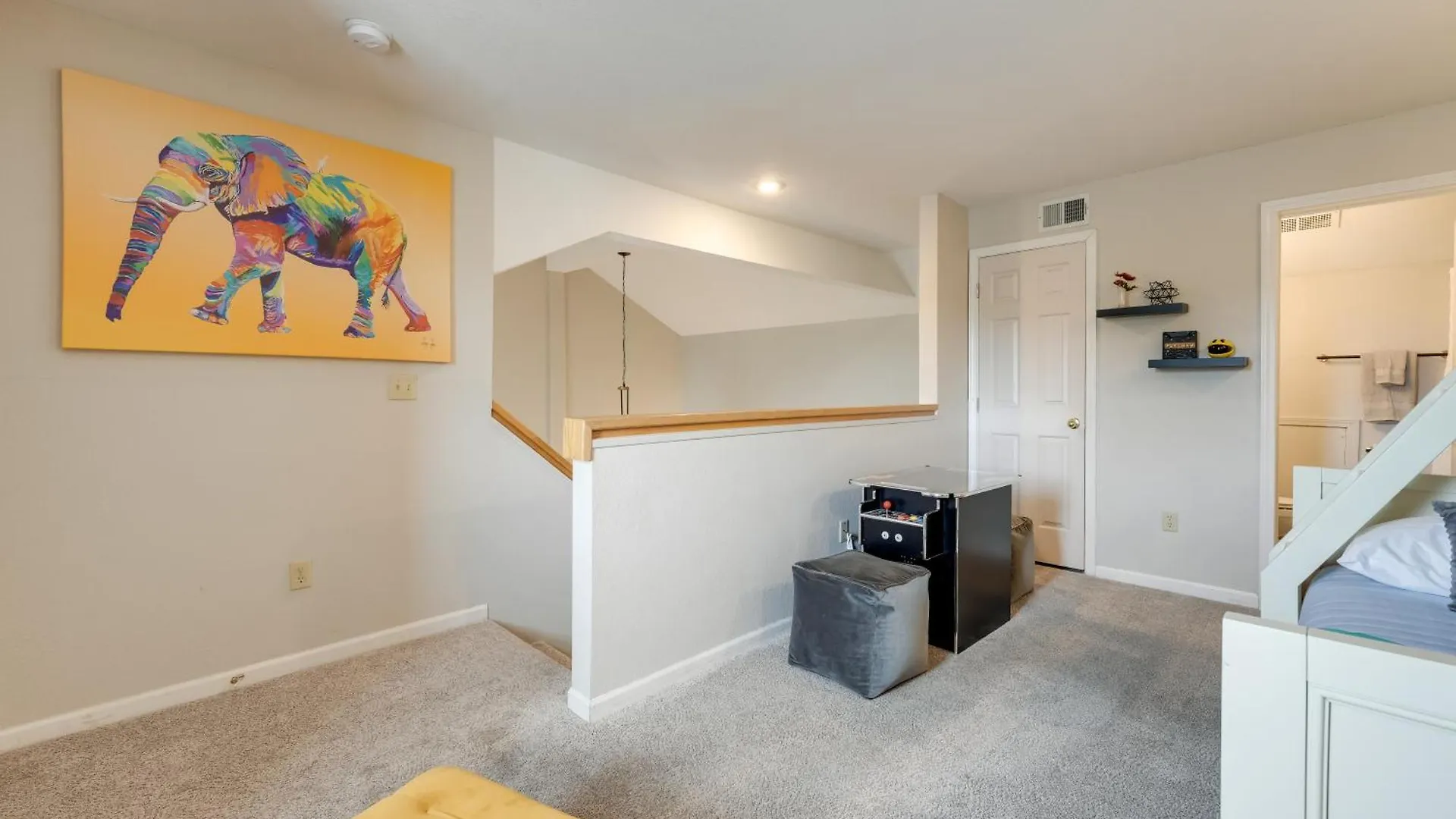 Family-friendly With Community Pools! Apartment