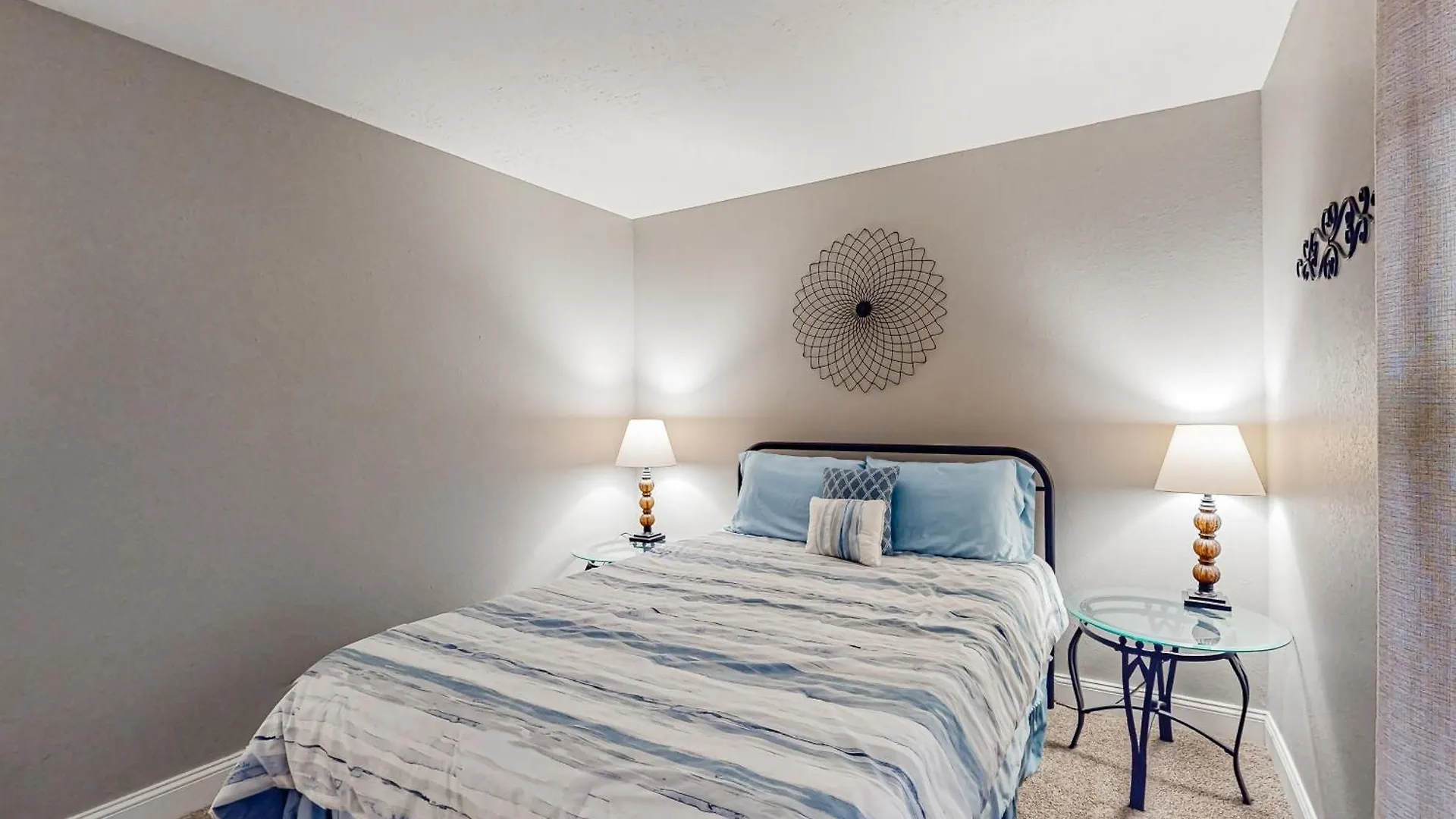 Entertainer's Landing, Unit 3 *