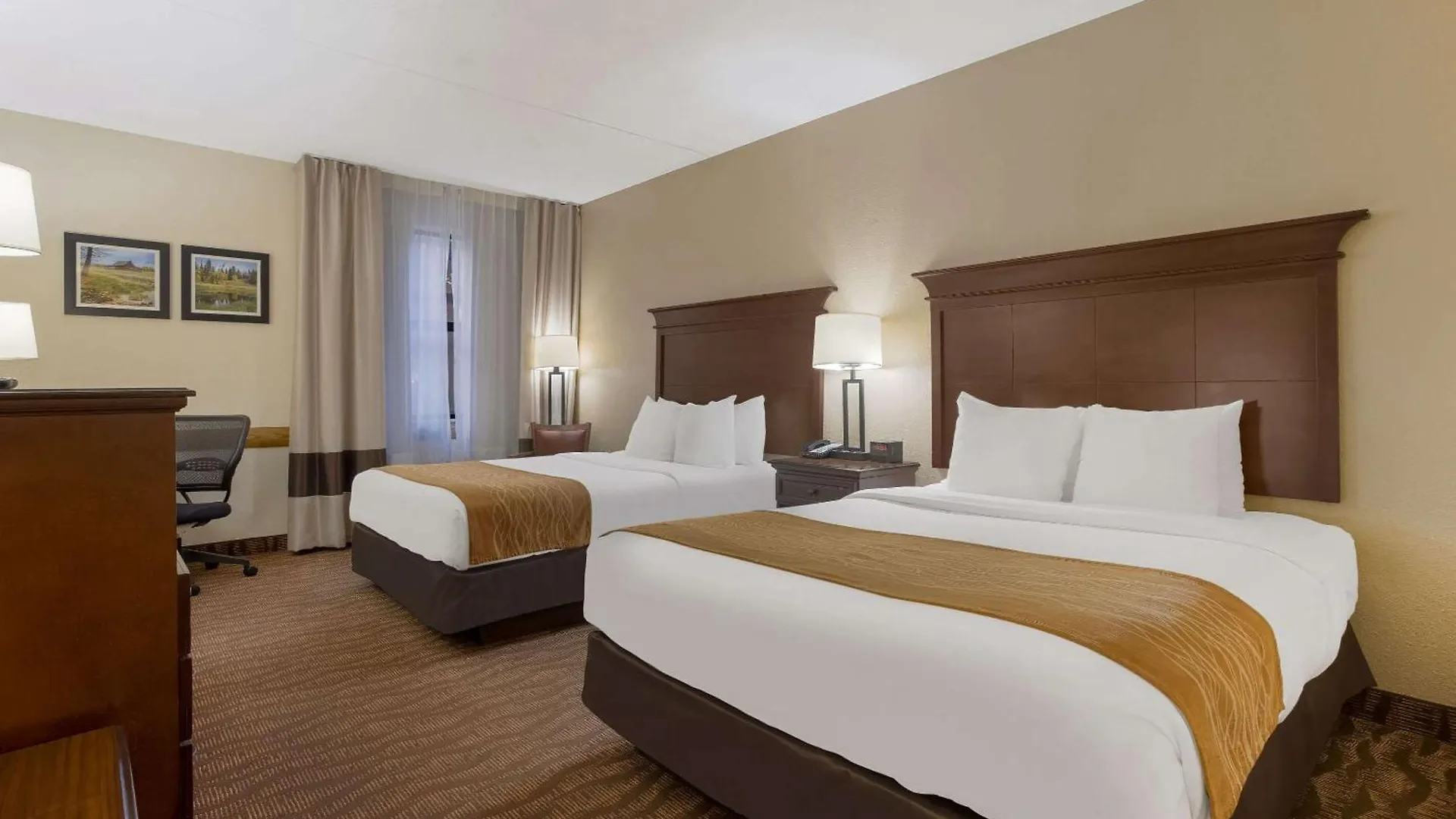 Comfort & Meadows Hotel