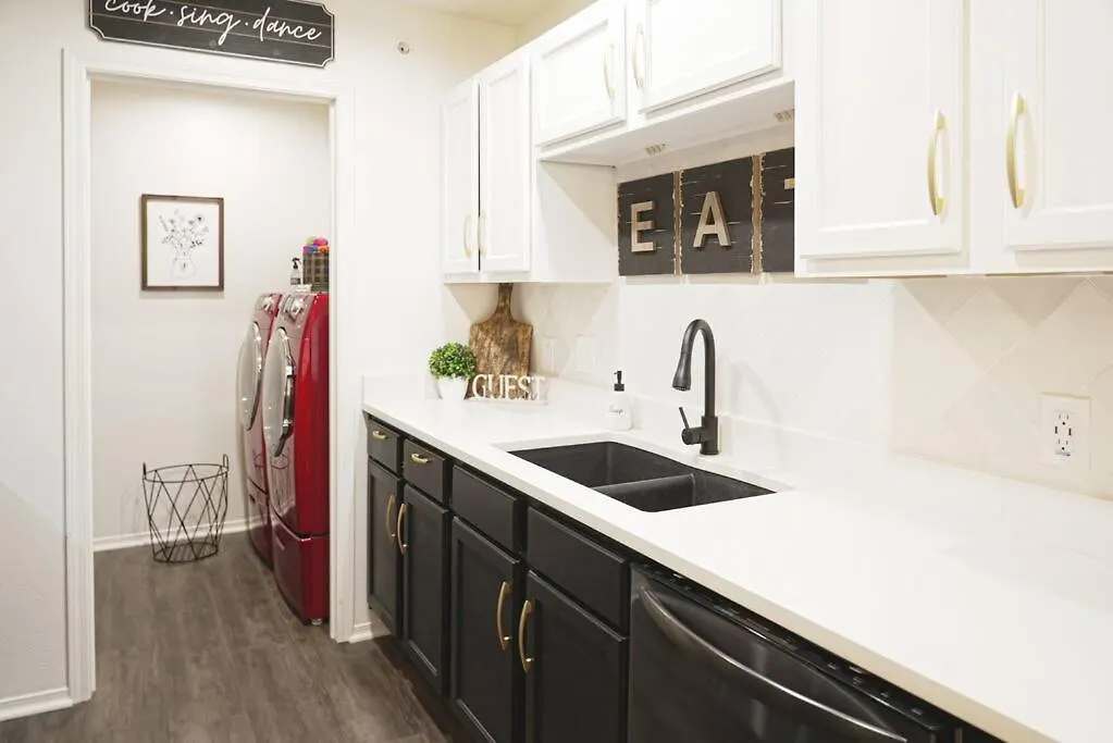 Ashley's Luxurious Snuggery! Apartment *