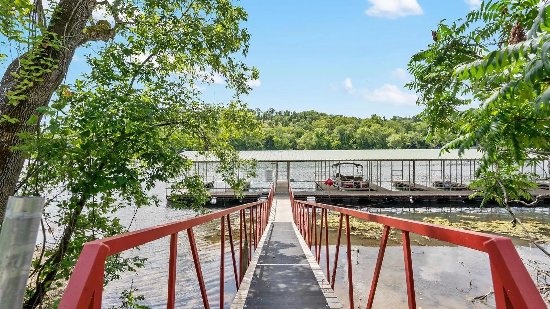 Lakeshore Living * Branson