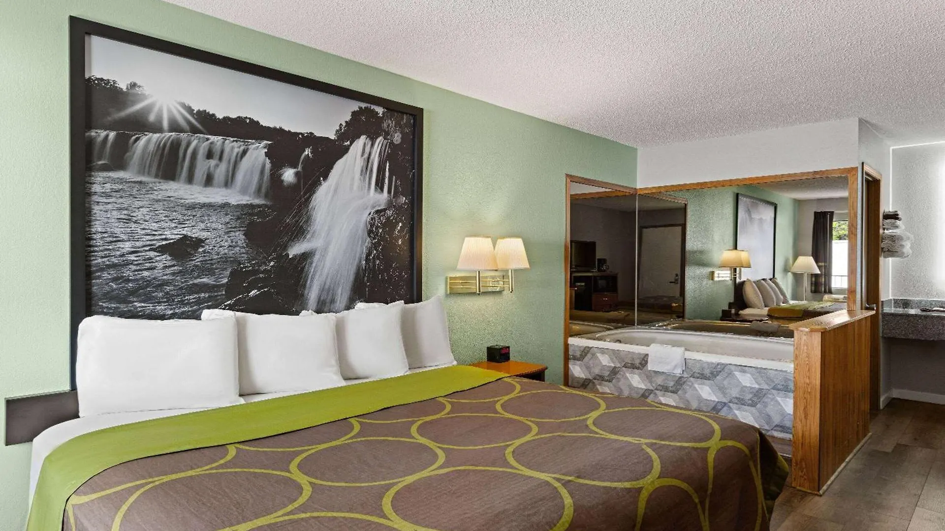 Super 8 By Wyndham - Shepherd Of The Hills Exwy 2* Branson