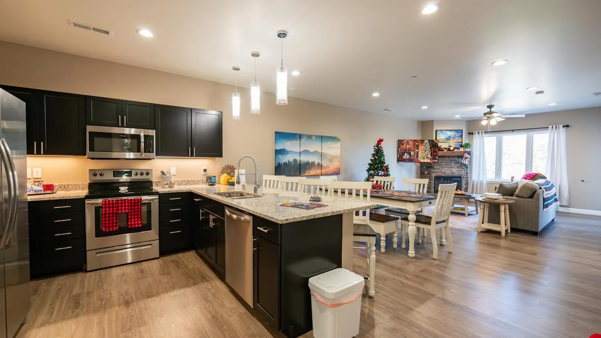 New Build - Walk-in 3br With Arcade Game - Free Attraction Tickets Included -- Fhg-207