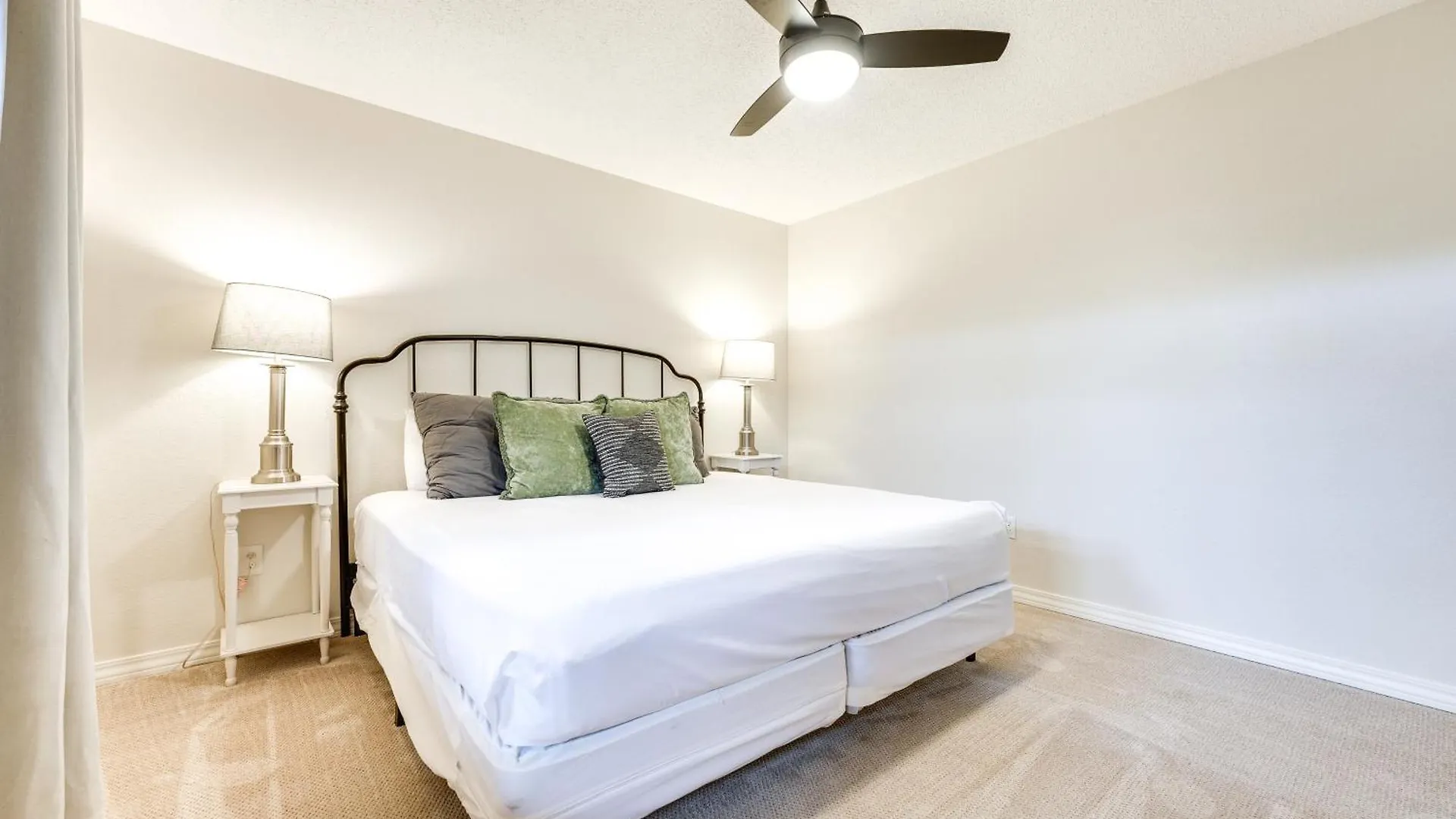アパート Getaway With Balcony And Amenities! ブランソン