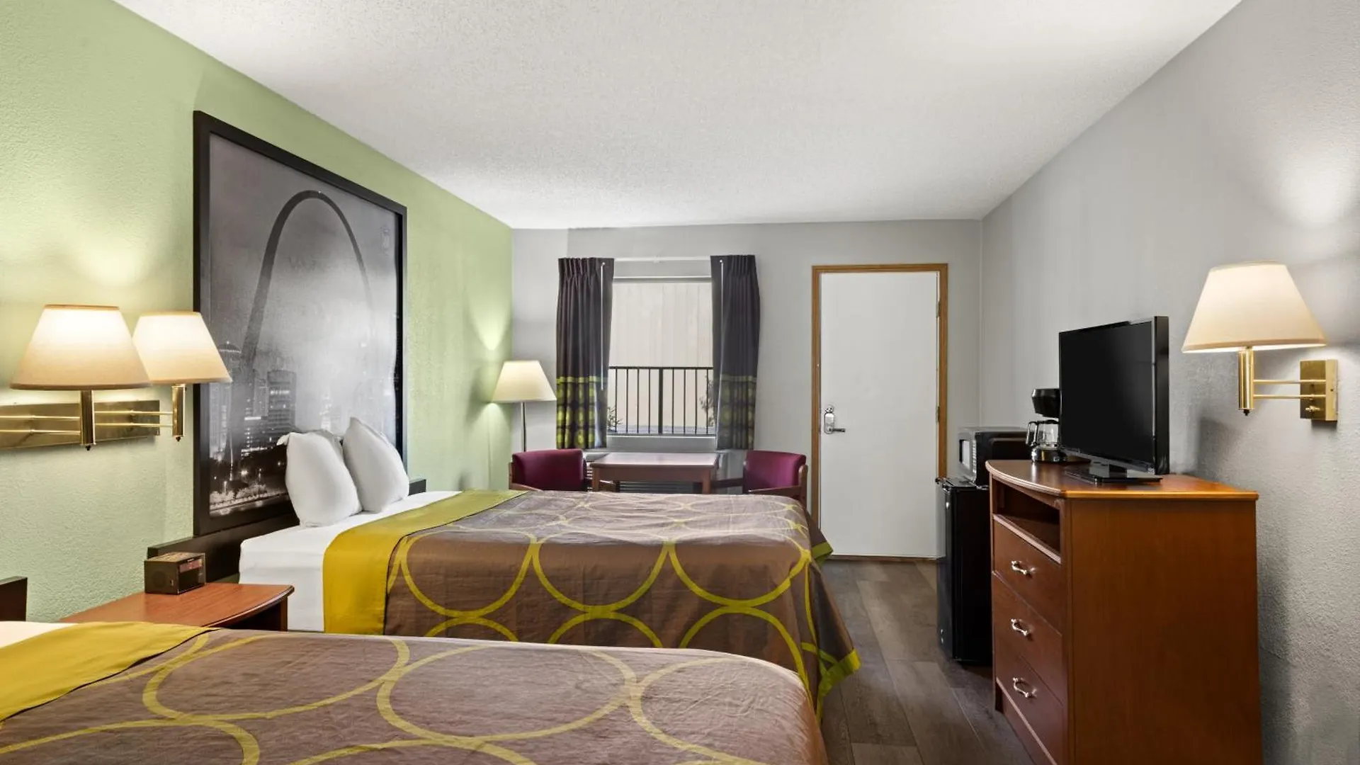 Super 8 By Wyndham - Shepherd Of The Hills Exwy Motel 2*