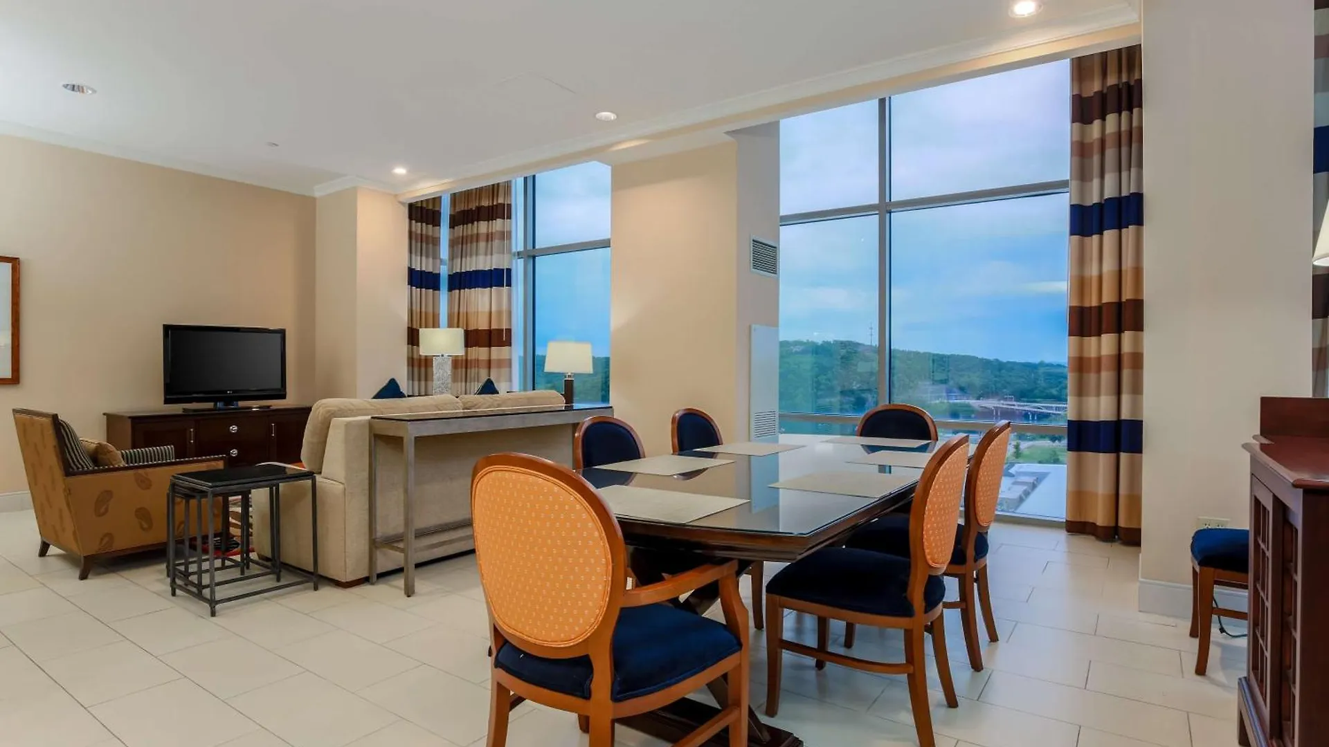 Resort Hilton Convention Center 4*