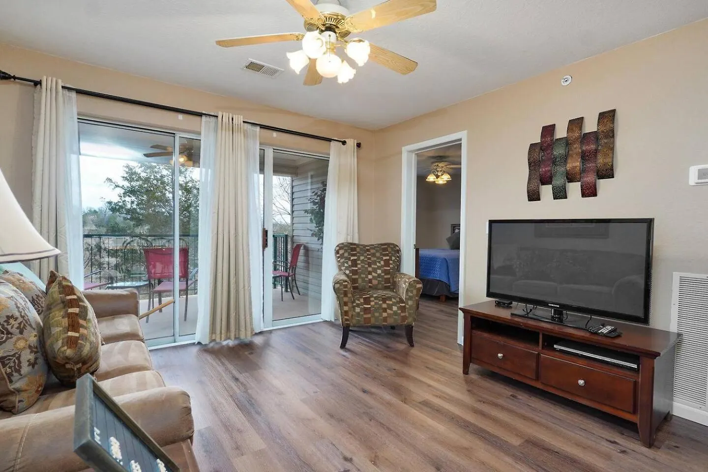 Retreat @ The Hills W/ Pets And Game Apartment