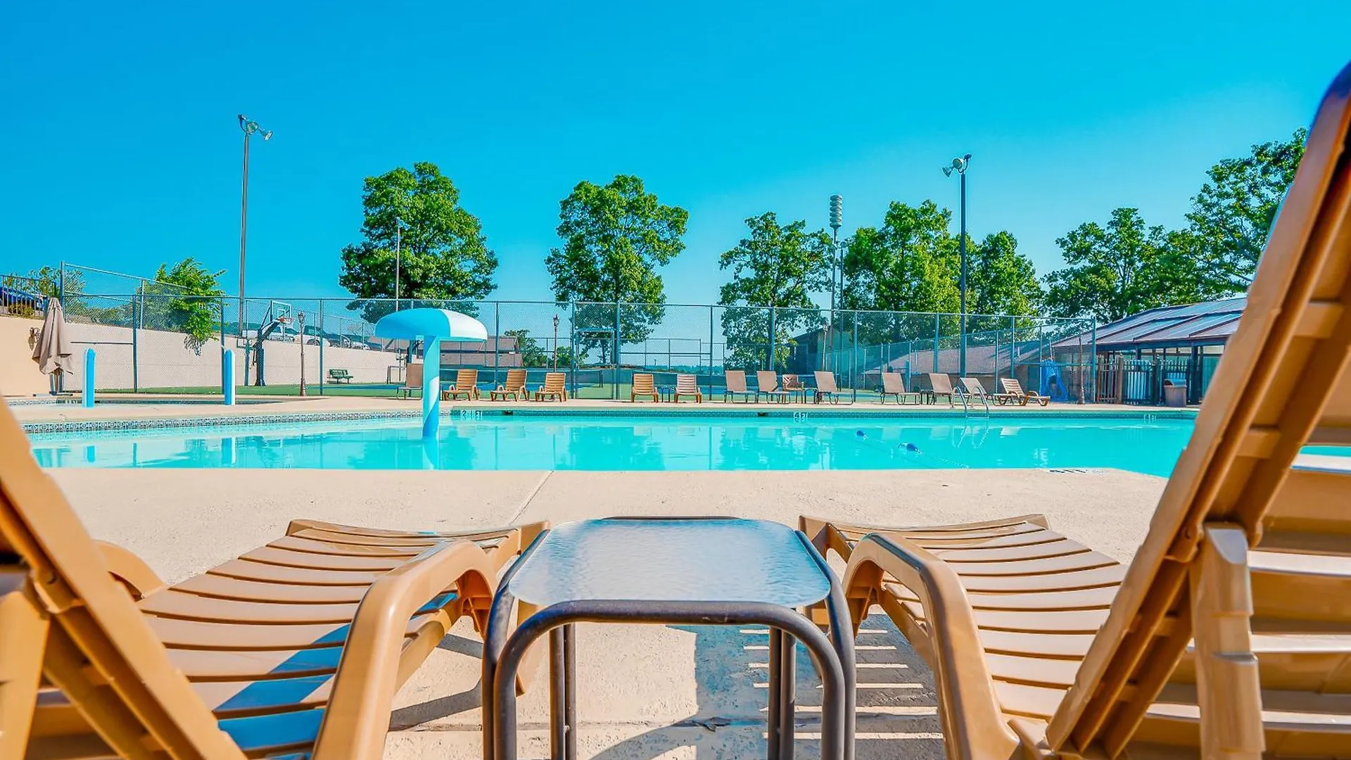 Lofty Retreat & Paradise Pointe * Branson