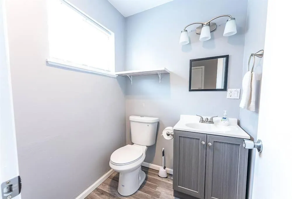 Indian Point #18 At Tribesman On Table Rock Near Silver Dollar City, Apartman *