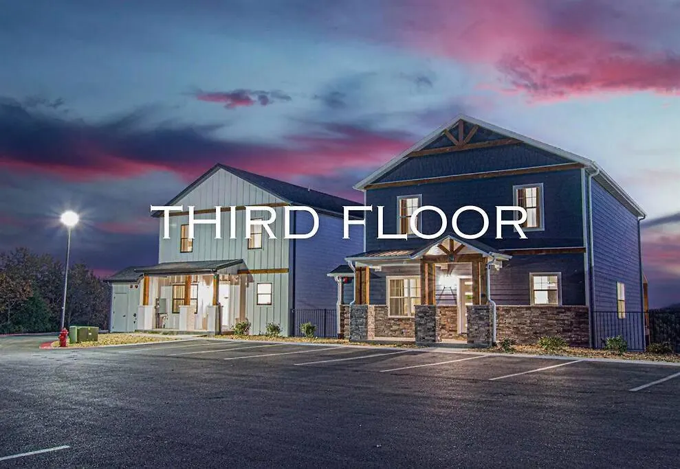 Holiday home Luxury Lakefront: 9br/8.5ba, Views, Peak Comfort