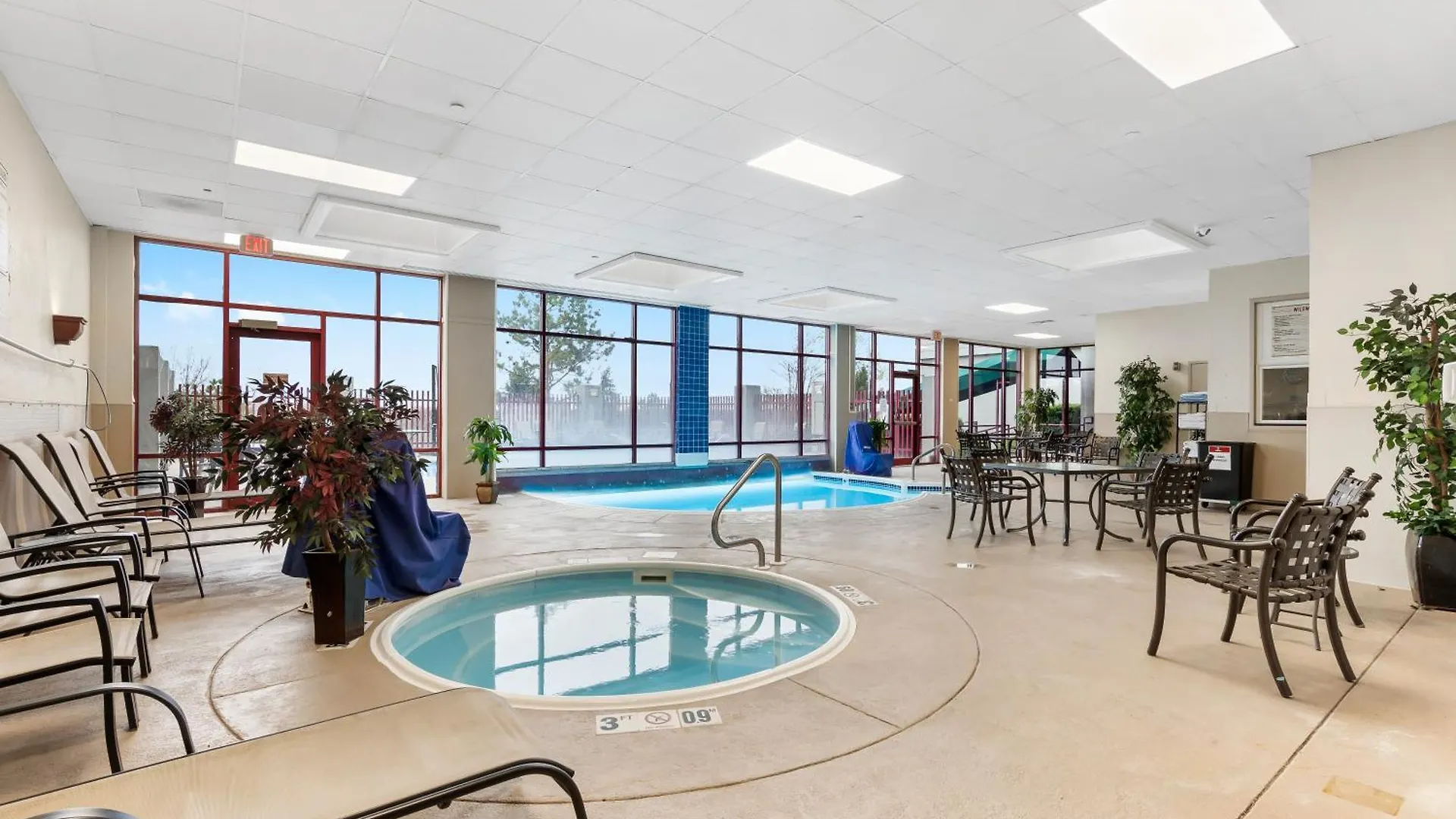 Thousand Hills Hotel 4*