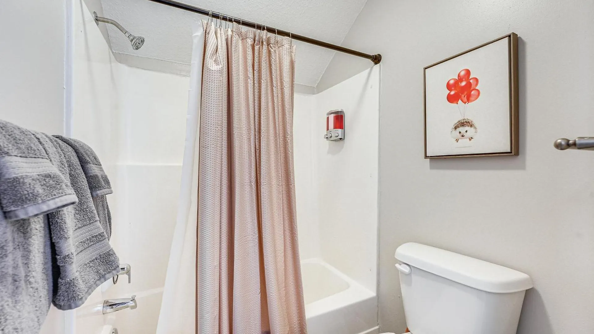 With Amenities And Marina Views! Apartment *