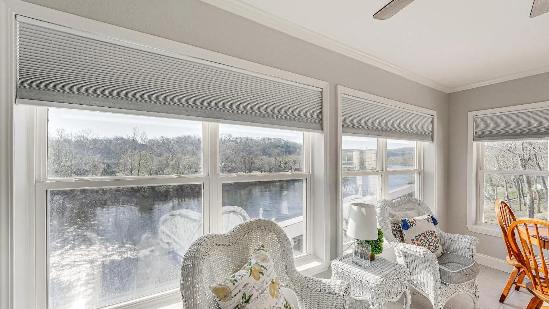 With Amenities And Marina Views! Branson