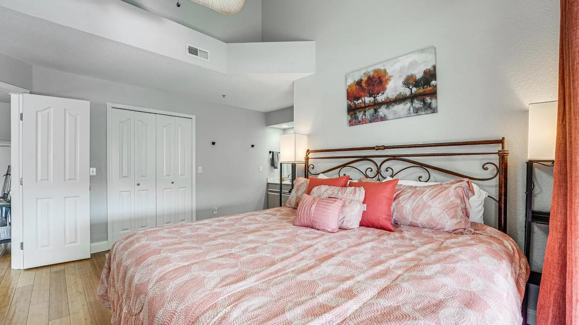 With Amenities And Marina Views! Apartment Branson