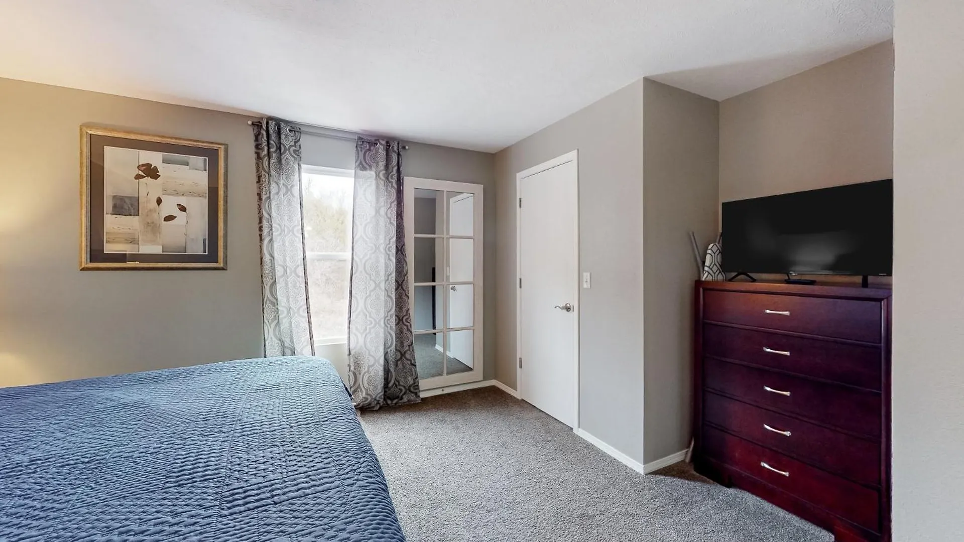 Hillside Living Units 5 & 6 Apartment *