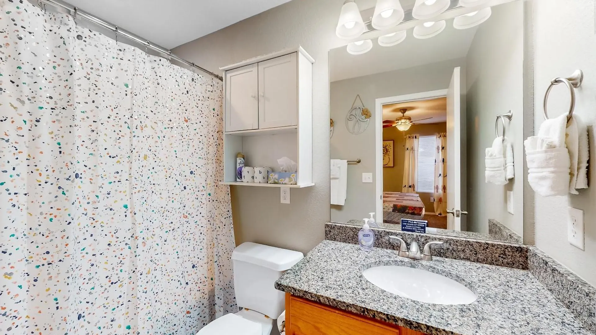 Apartment Hillside Living Units 5 & 6 *