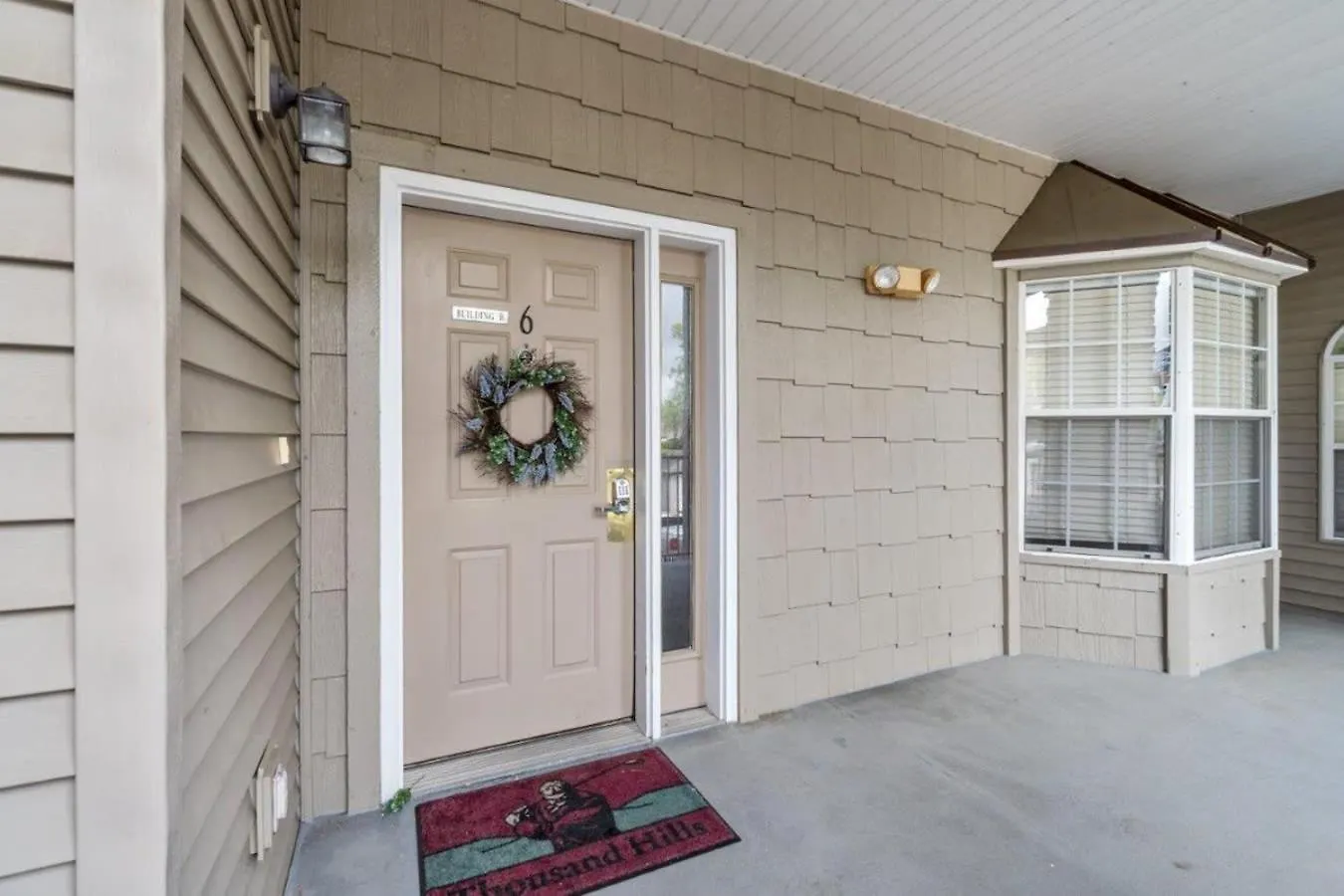 At Thousand Hills Walkin With Elevator Golf Front And Close To 76 Holiday home