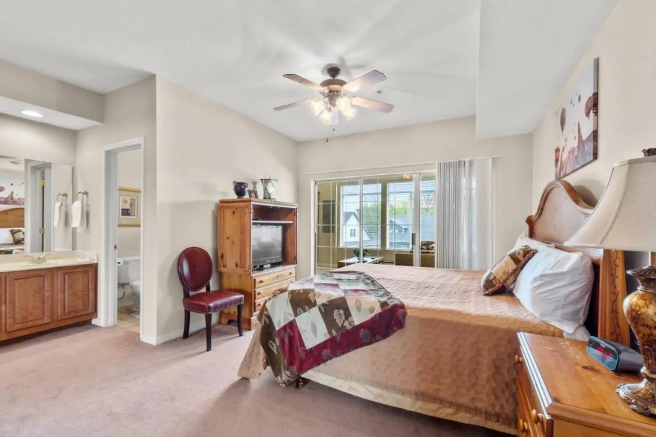 At Thousand Hills Walkin With Elevator Golf Front And Close To 76 Holiday home *