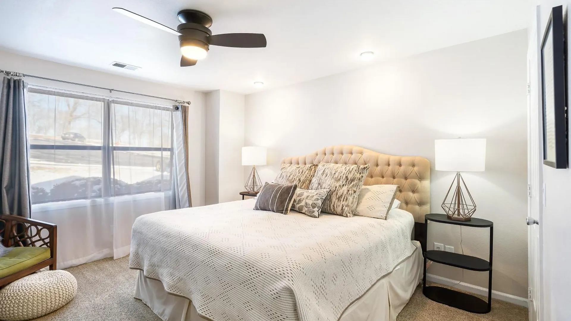 Apartment Lavish Escape With And Access