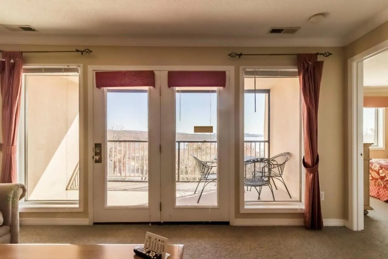 Apartment On Table Rock With Views And Pool And Wifi Near Silver Dollar Branson