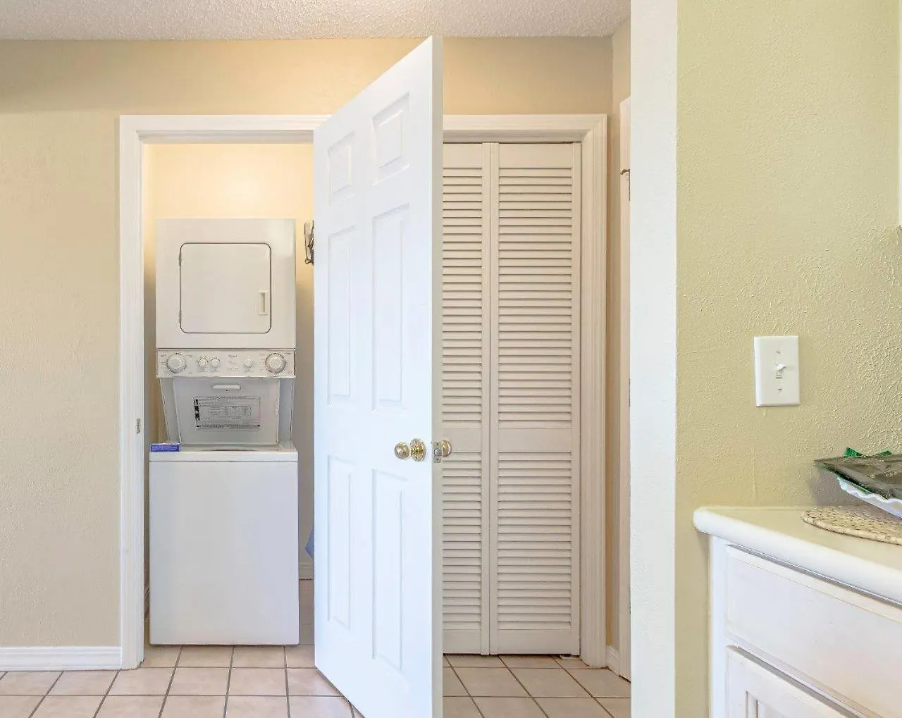 Apartment On Table Rock With Views And Pool And Wifi Near Silver Dollar Branson