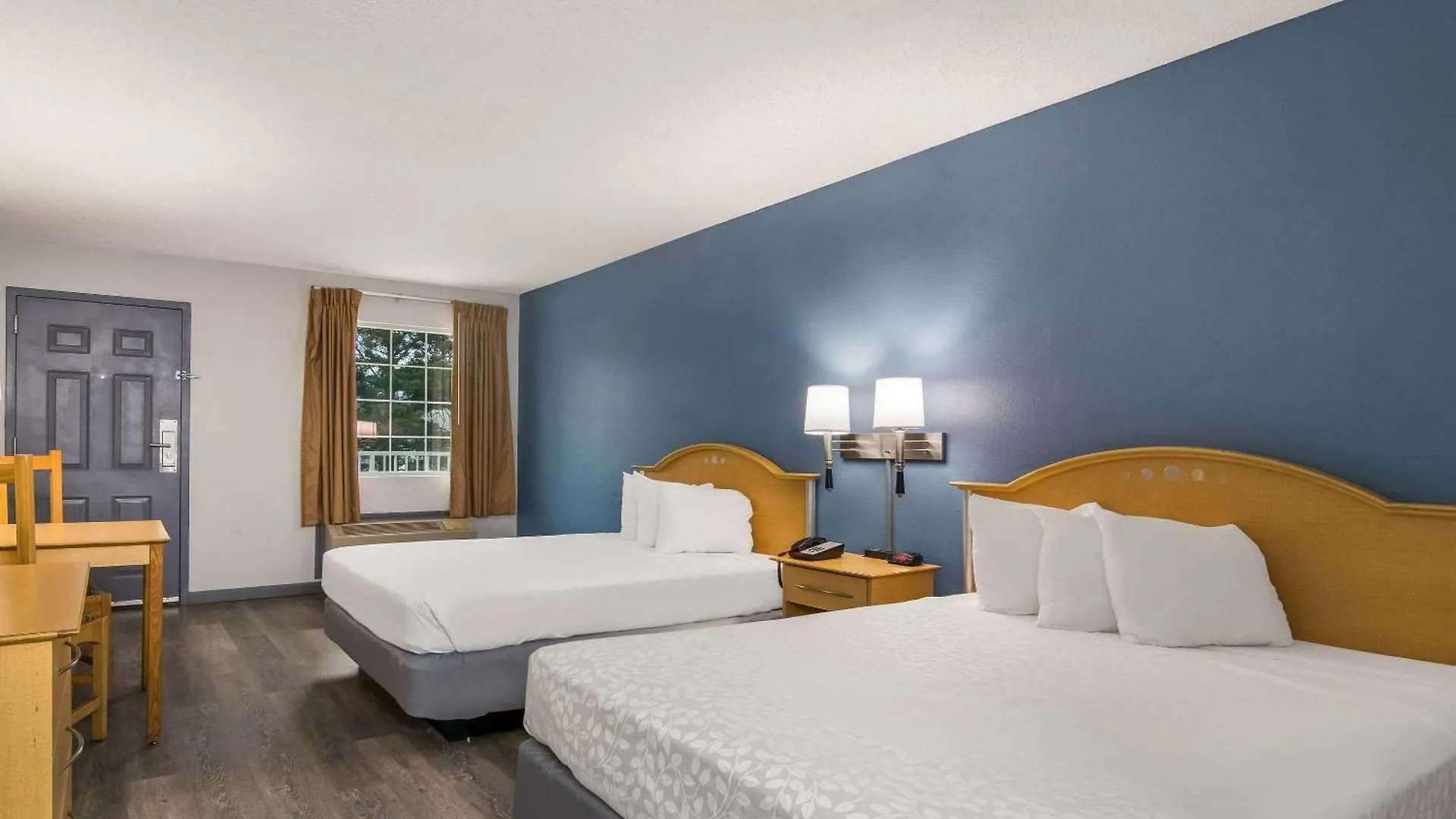 Econo Theater District Lodge *