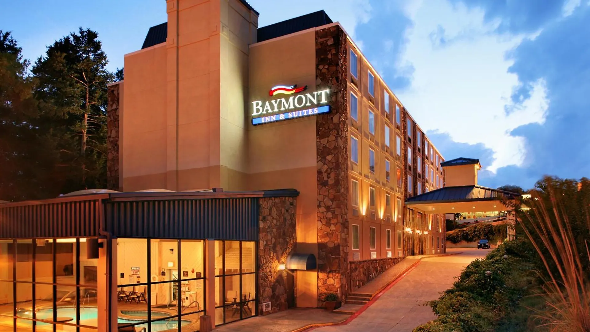 Baymont By Wyndham - On The Strip Hotel Branson