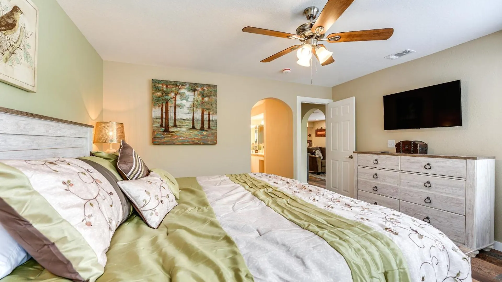 Convenient With Amenities!