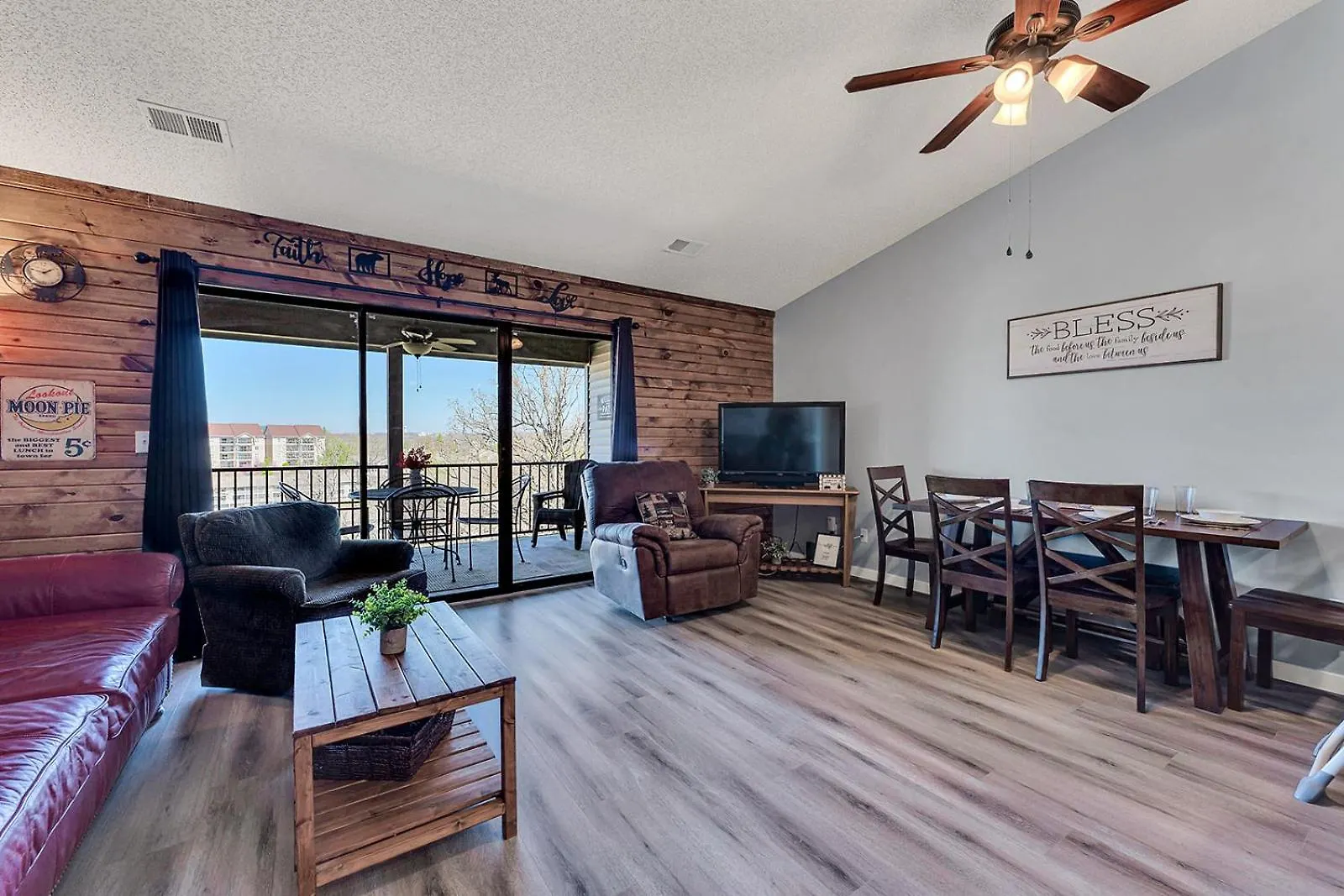 Pointe Royale Condo-table Rock Lake-free Golf