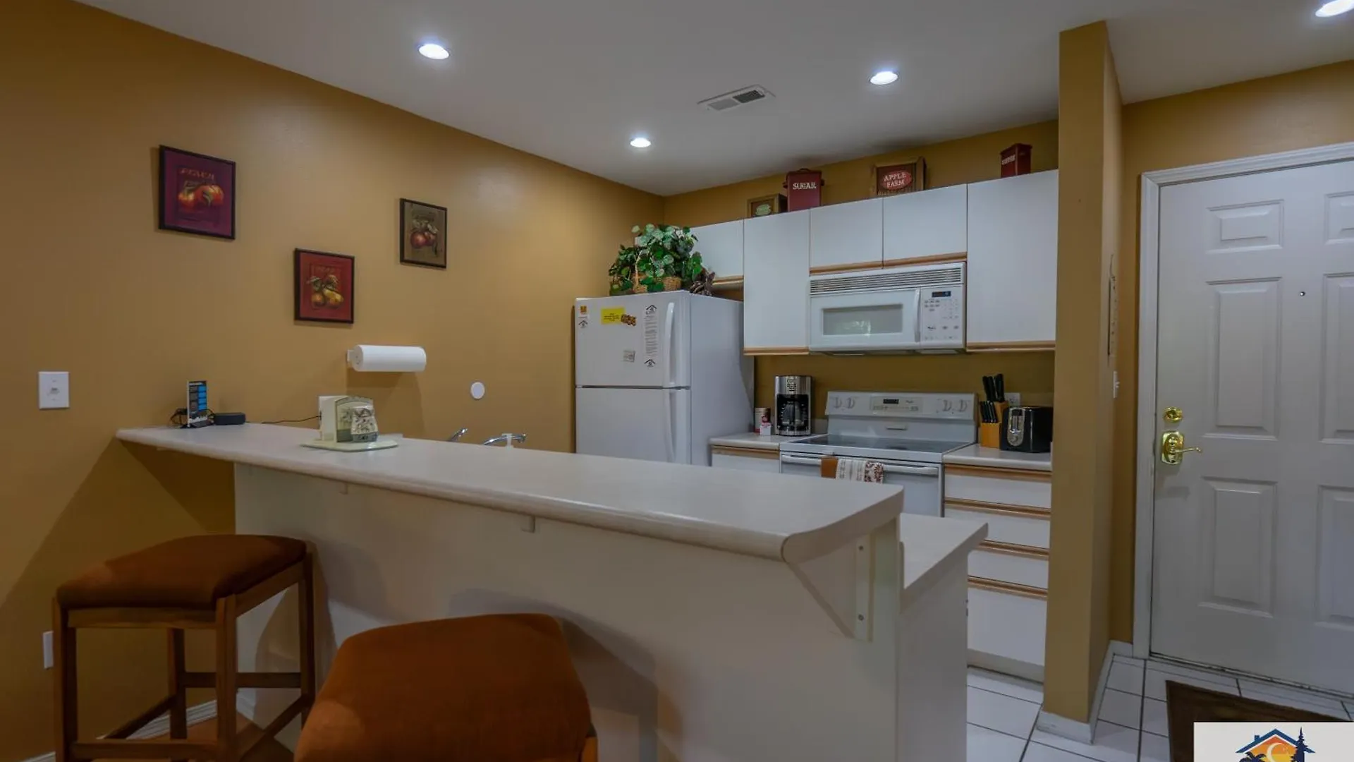 Holiday home 2br - King Beds - Near The 76 Strip - Free Tickets Included - Ch1-1