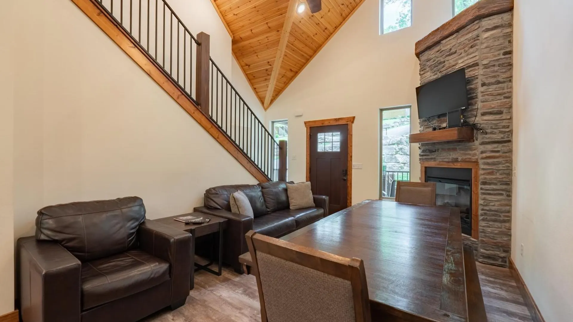 3br Walk-in Near Silver Dollar - Game - Pool - Free Tickets Included - Rr93a *