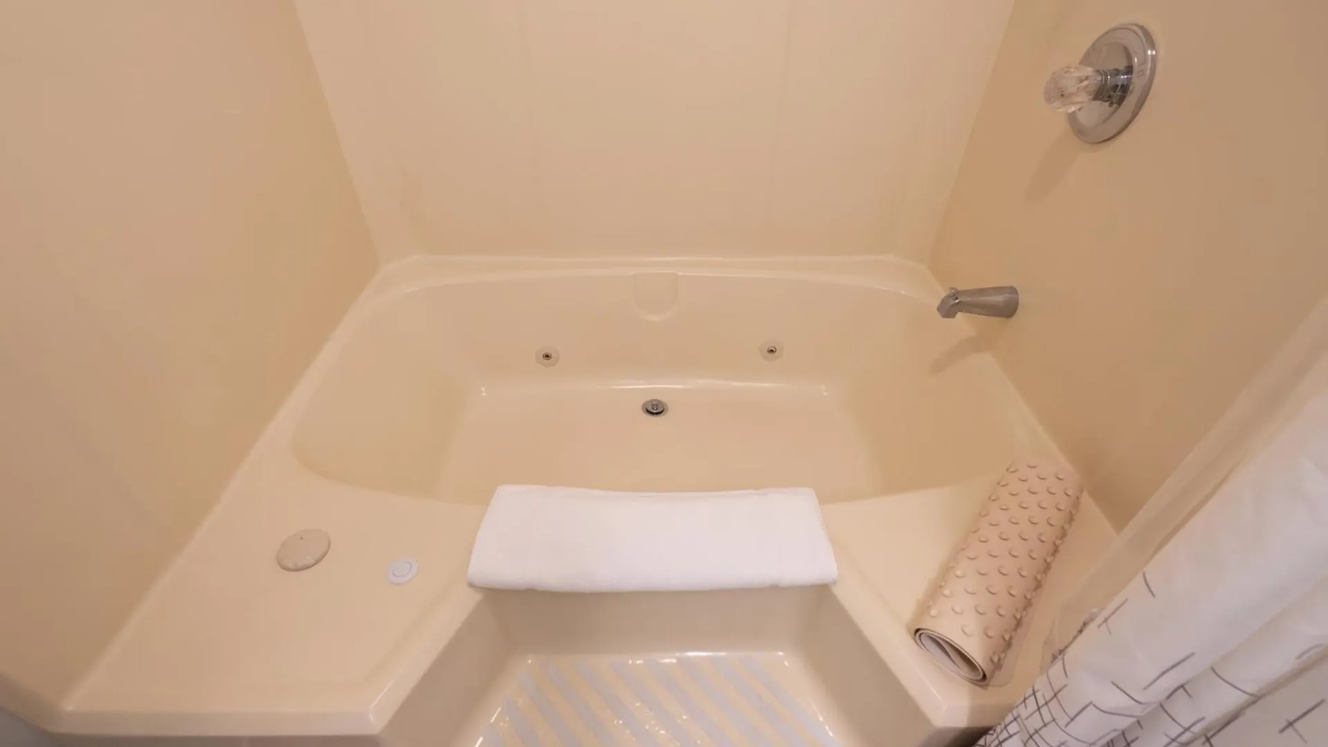 Apartment Couples Retreat - Jetted Tub - Near The Strip - Free Activities Included - Fc12-3 Branson