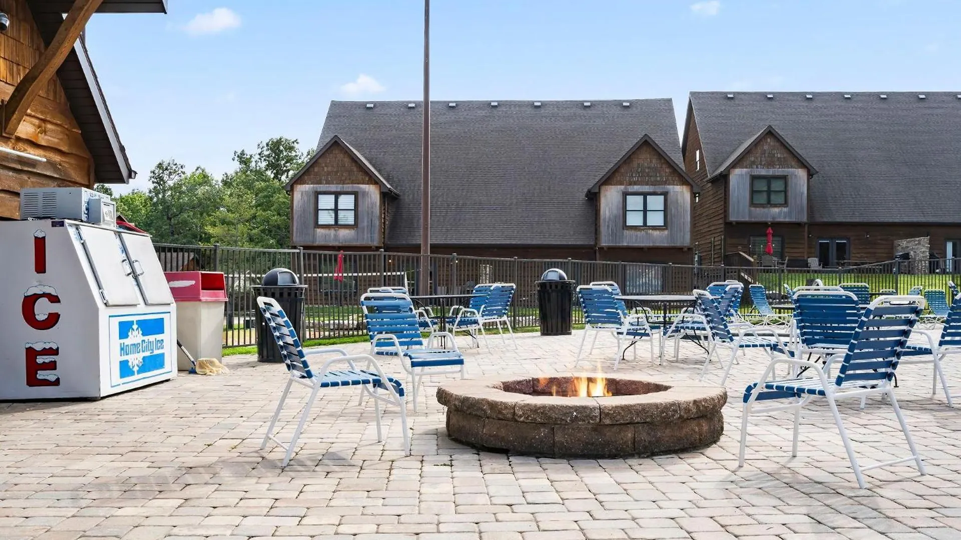 Angler Management - Lakefront Holiday home *