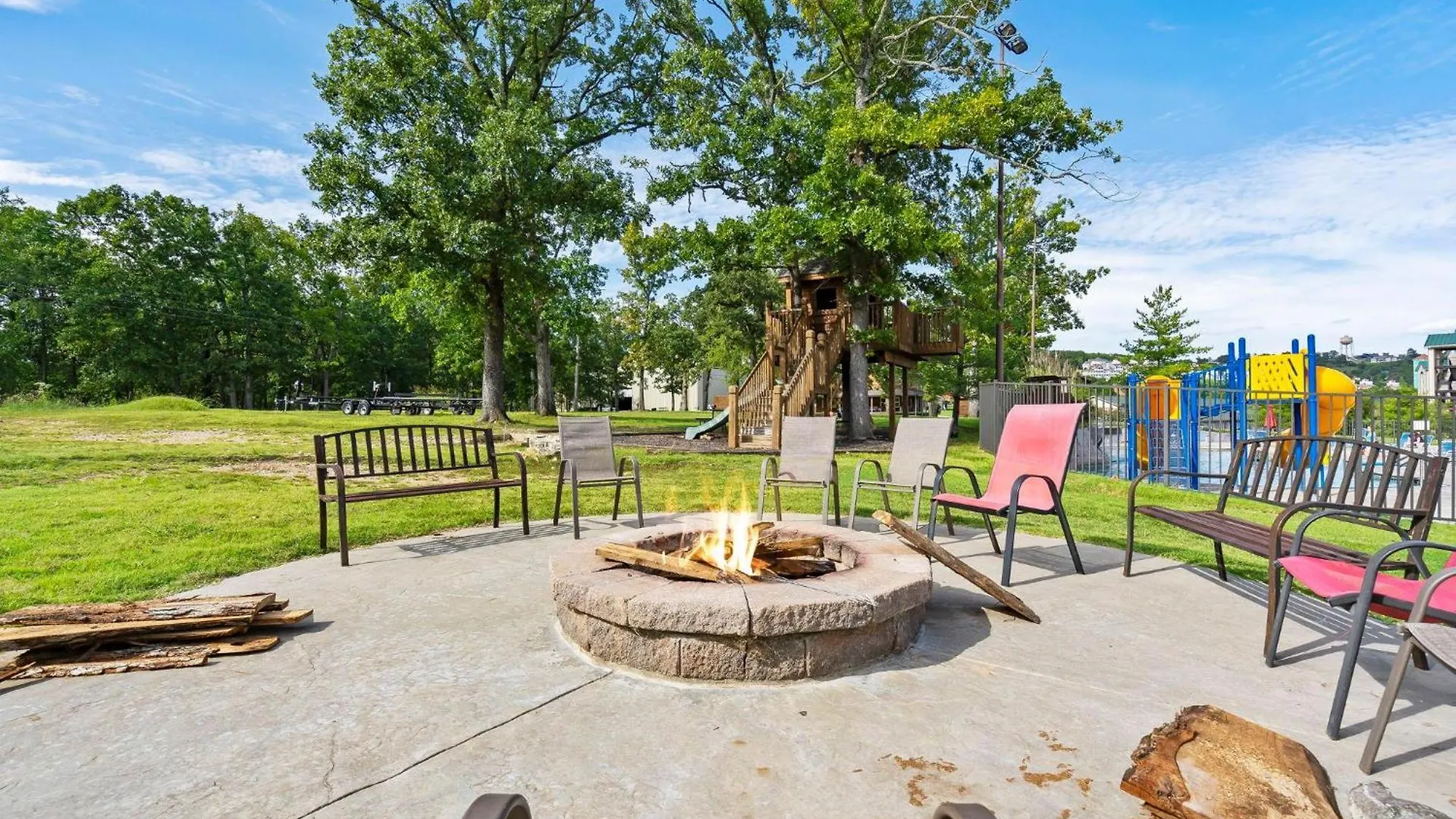 Atta Buoy - Lakefront Holiday home *