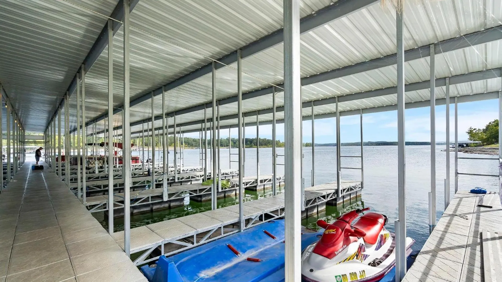 Atta Buoy - Lakefront Branson