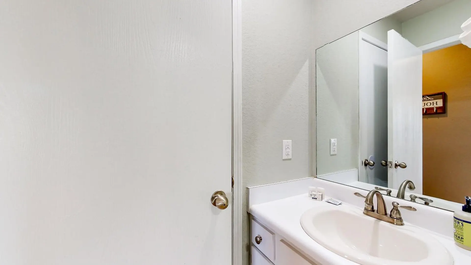 Adventures At Eagle's Nest Apartment Branson