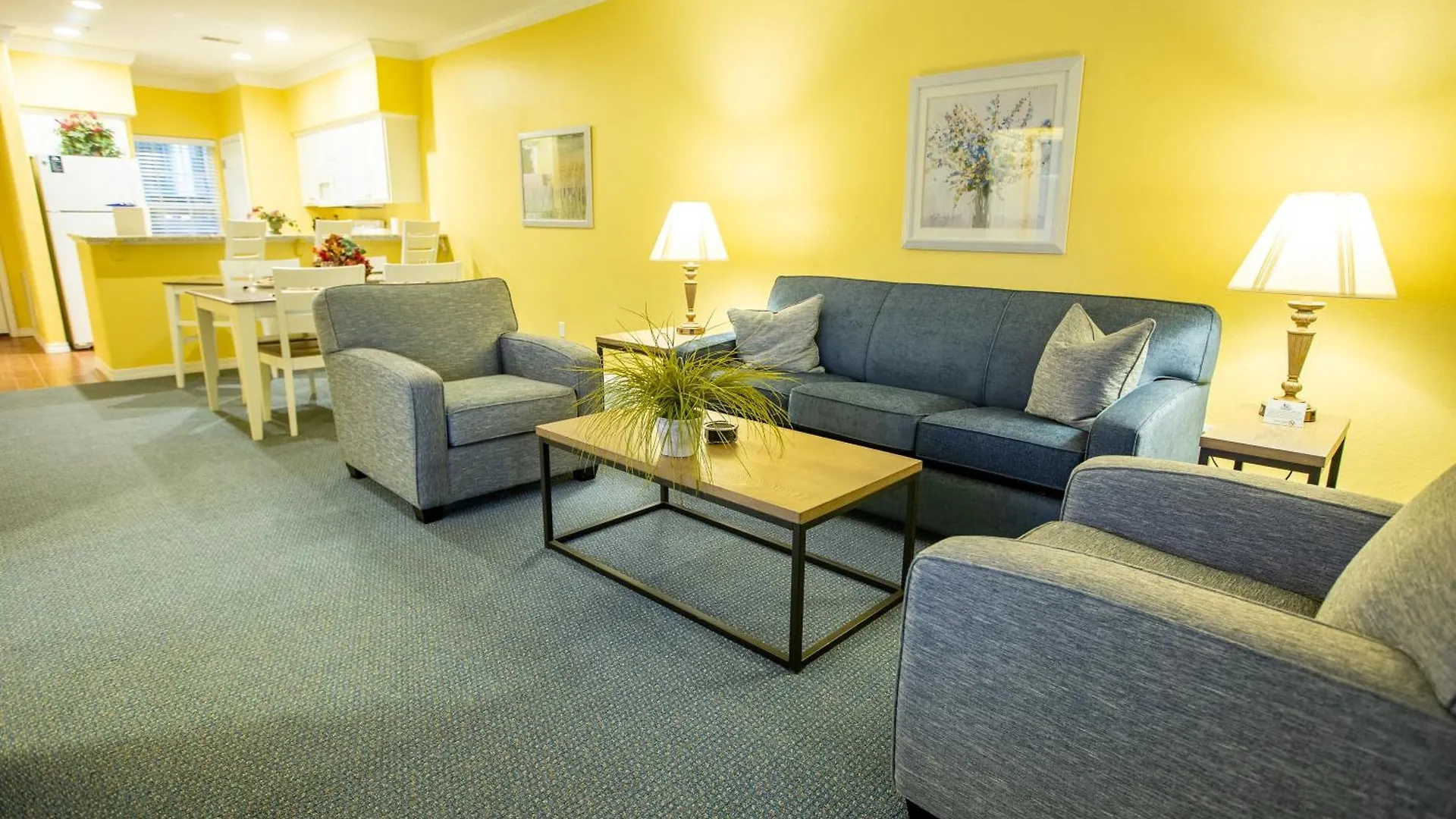Palace View By Spinnaker Hotel 4*