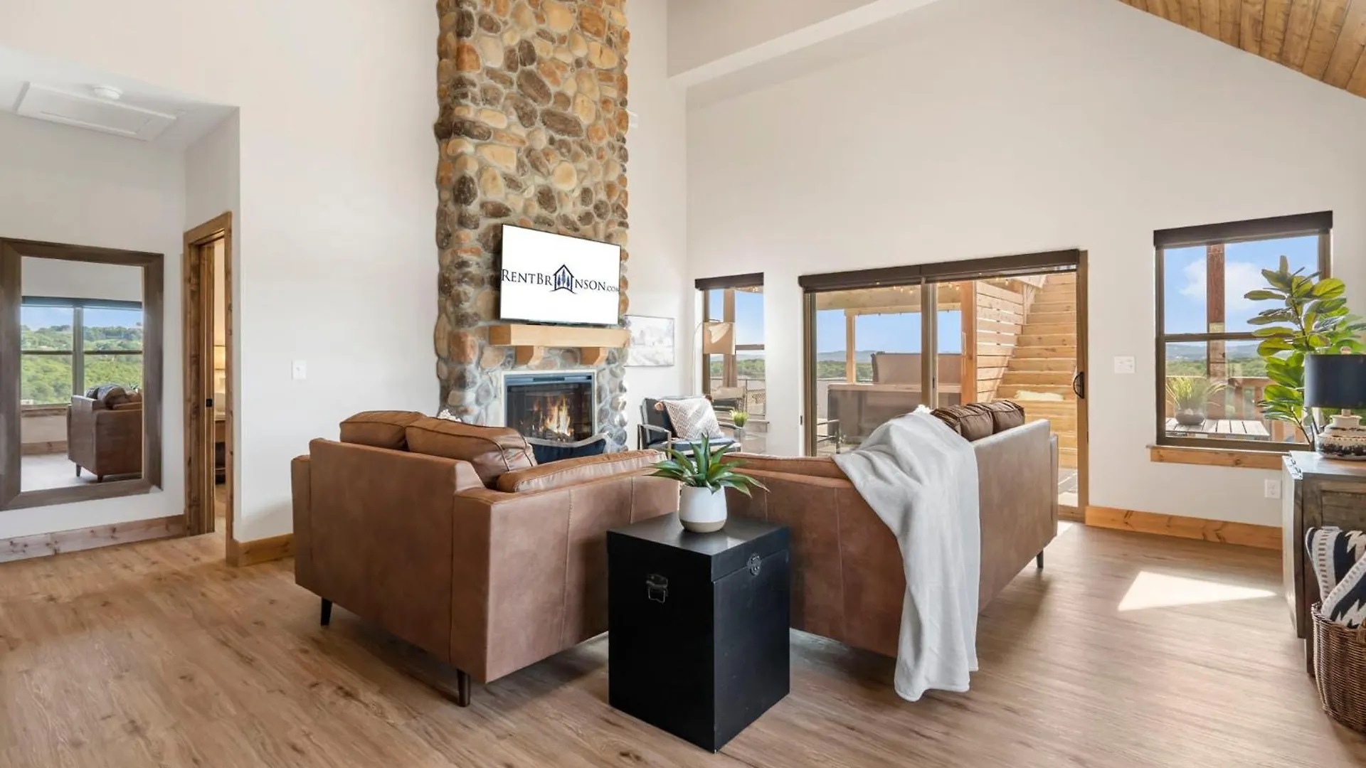 Private Hot Tub-free Attraction Tickets-lake Lookout-community Indoor & Outdoor Pools * Branson