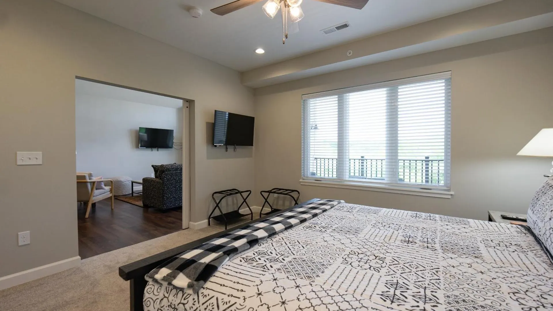 Dreams2reality New Build! Luxury 3br/3ba ~ Vaulted Ceilings ~ Amenities ~ Free Tickets Included * Branson